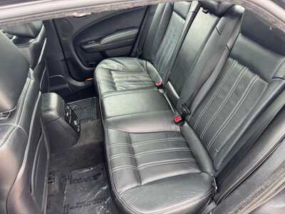2014 Chrysler 300, $13490. Photo 8