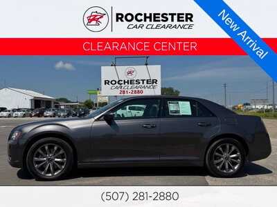 2014 Chrysler 300, $13490. Photo 1