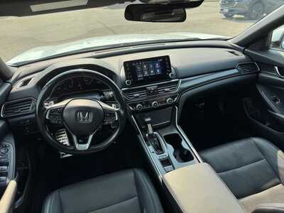 2020 Honda Accord, $17990. Photo 5