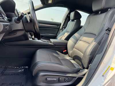 2020 Honda Accord, $17990. Photo 6