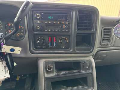 2005 Chevrolet 1500 Crew Cab, $4990. Photo 2
