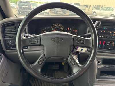 2005 Chevrolet 1500 Crew Cab, $4990. Photo 6
