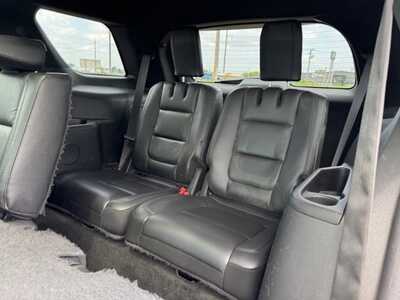 2015 Ford Explorer, $10490. Photo 12