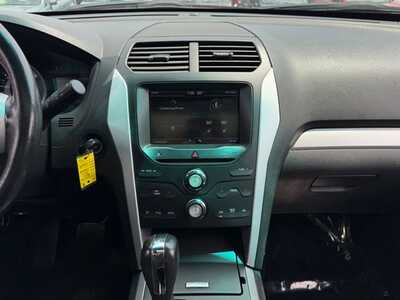 2015 Ford Explorer, $10490. Photo 2