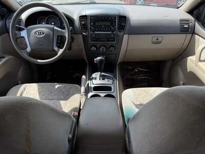 2007 Kia Sorento, $5490. Photo 10