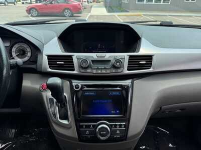 2015 Honda Odyssey, $11490. Photo 2