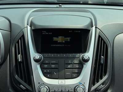 2017 Chevrolet Equinox, $10650. Photo 3