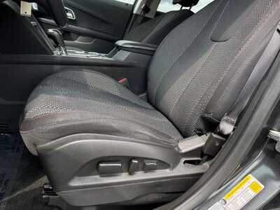2017 Chevrolet Equinox, $10650. Photo 6
