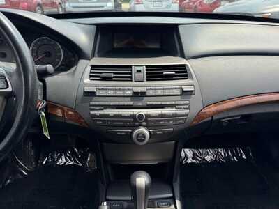 2012 Honda Accord, $11150. Photo 2