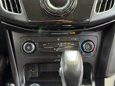 2015 Ford Focus, $9350. Photo 12