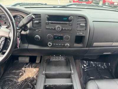 2011 Chevrolet 3500 Crew Cab, $24990. Photo 2