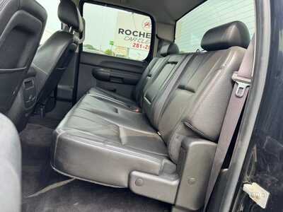 2011 Chevrolet 3500 Crew Cab, $24990. Photo 6