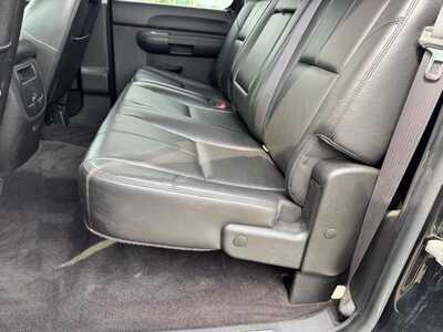 2011 Chevrolet 3500 Crew Cab, $24990. Photo 7