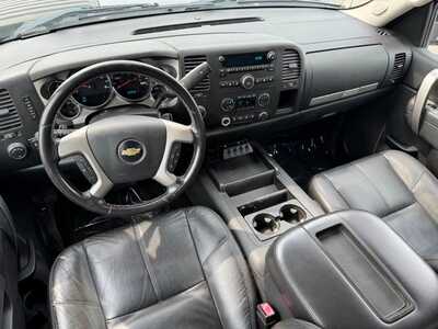 2011 Chevrolet 3500 Crew Cab, $24990. Photo 9