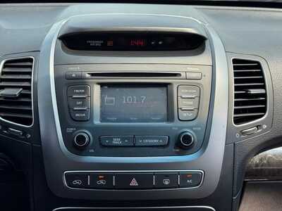 2015 Kia Sorento, $10249. Photo 3