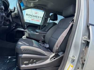 2015 Chevrolet 1500 Crew Cab, $16590. Photo 5