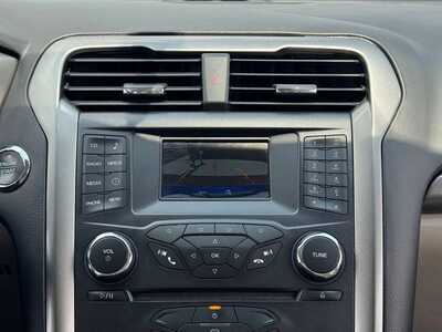 2017 Ford Fusion, $13490. Photo 4