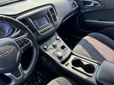 2017 Chrysler 200, $11490. Photo 12