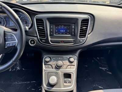 2017 Chrysler 200, $11490. Photo 2
