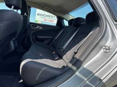 2017 Chrysler 200, $11490. Photo 6