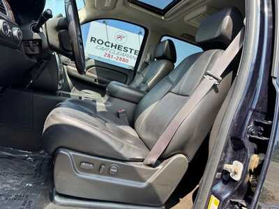 2009 GMC Yukon XL, $5990. Photo 5
