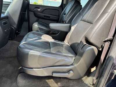2009 GMC Yukon XL, $5990. Photo 9