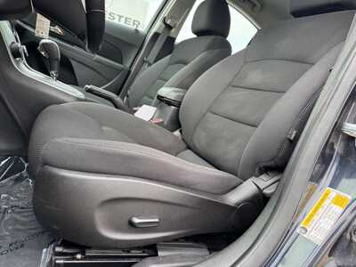 2014 Chevrolet Cruze, $7341. Photo 6
