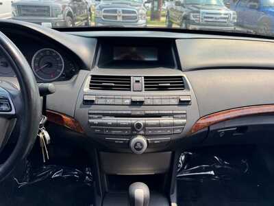 2011 Honda Accord, $8840. Photo 2