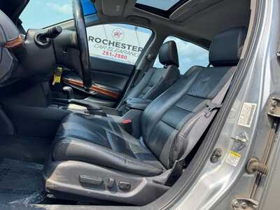 2011 Honda Accord, $8840. Photo 4