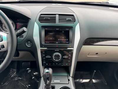 2015 Ford Explorer, $13990. Photo 2