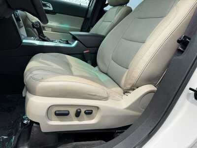 2015 Ford Explorer, $13990. Photo 6