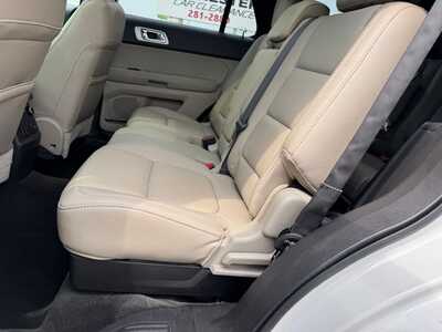 2015 Ford Explorer, $13990. Photo 9
