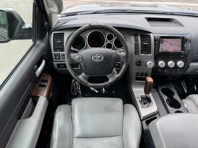 2013 Toyota Tundra, $9590. Photo 5