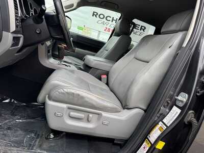 2013 Toyota Tundra, $9590. Photo 8