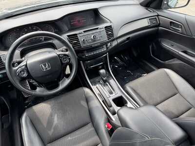 2017 Honda Accord, $10491. Photo 10