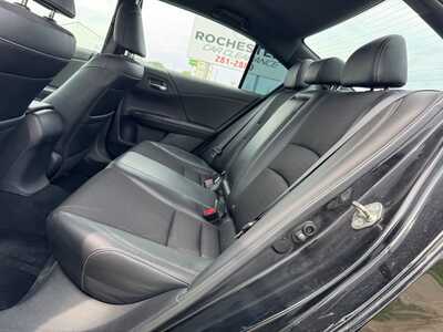 2017 Honda Accord, $10491. Photo 7