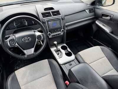 2013 Toyota Camry, $13190. Photo 10