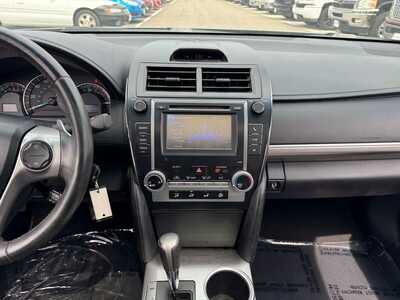 2013 Toyota Camry, $13190. Photo 2