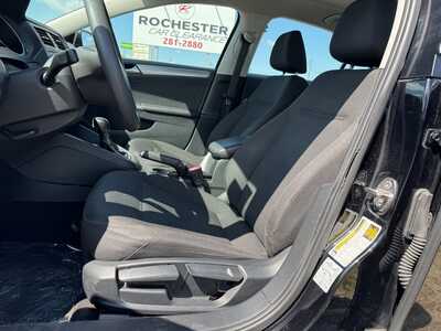 2016 Volkswagen Jetta, $8999. Photo 5
