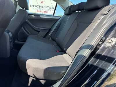 2016 Volkswagen Jetta, $8999. Photo 8
