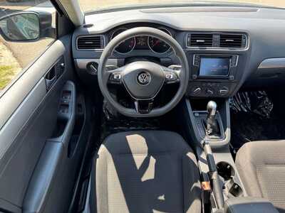 2016 Volkswagen Jetta, $8999. Photo 9
