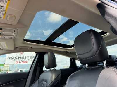 2015 Chrysler 200, $9990. Photo 7