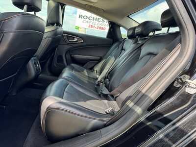 2015 Chrysler 200, $9990. Photo 8