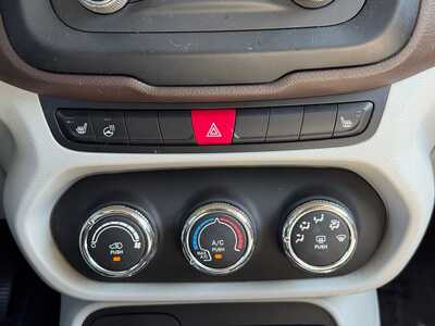2015 Jeep Renegade, $7999. Photo 11