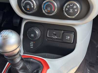 2015 Jeep Renegade, $7999. Photo 12