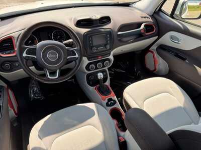 2015 Jeep Renegade, $7999. Photo 9