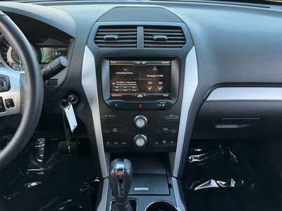 2015 Ford Explorer, $10949. Photo 2