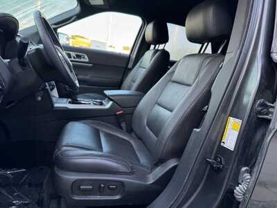 2015 Ford Explorer, $10949. Photo 5