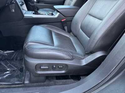 2015 Ford Explorer, $10949. Photo 6