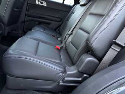 2015 Ford Explorer, $10949. Photo 8